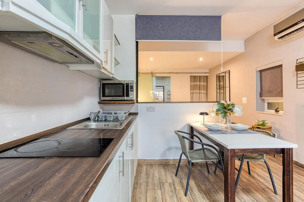Stylish 1Bedroom Studio In The Heart Of St Julians 301 Saint Julian's Apartment